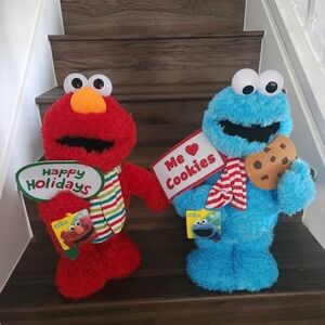 SESAME STREET Elmo 20" Plush Porch Greeter
